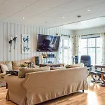 Holiday home Front In With House Sea View Vanvik