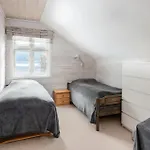 Front In With House Sea View Holiday home Vanvik