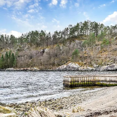 Cozy In Vanvik With Wifi *